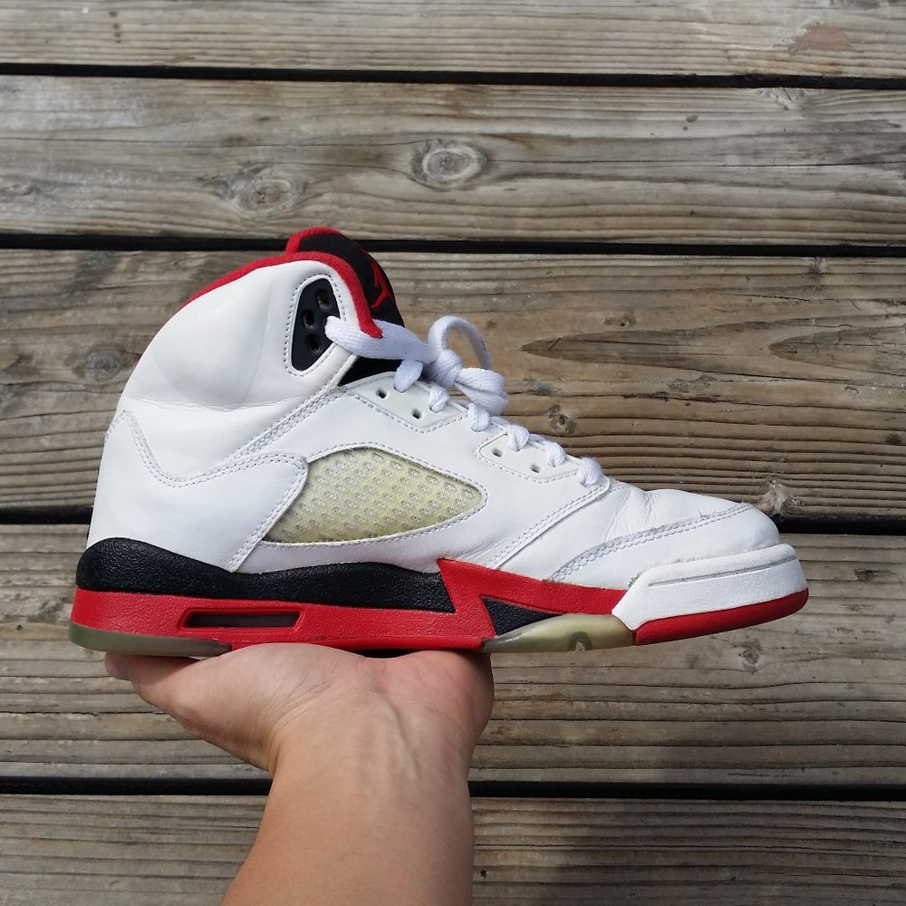 Women Size 8 / Size 6.5 Youth 2006 Nike Air Jordan 5 Fire Red Basketball Sneaker - Picture 4 of 8